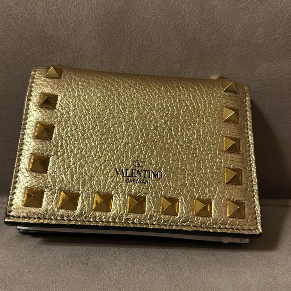 NWT Valentino gold metallic Rockstud Grainy Calfskin flap French wallet - Picture 9 of 11